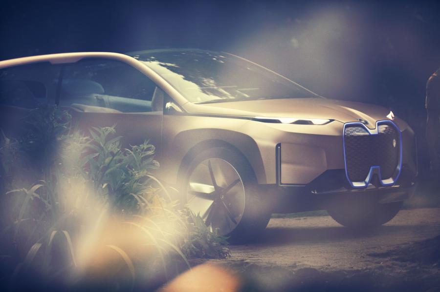  BMW Vision iNEXT 2018 года  (фото 9 из 128)